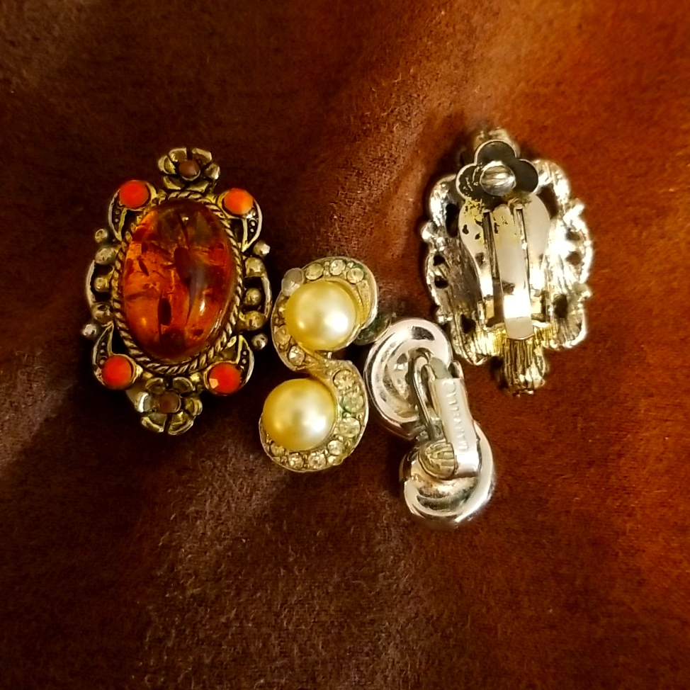 2 Pairs Of Vintage Earrings Marvella 1 20$